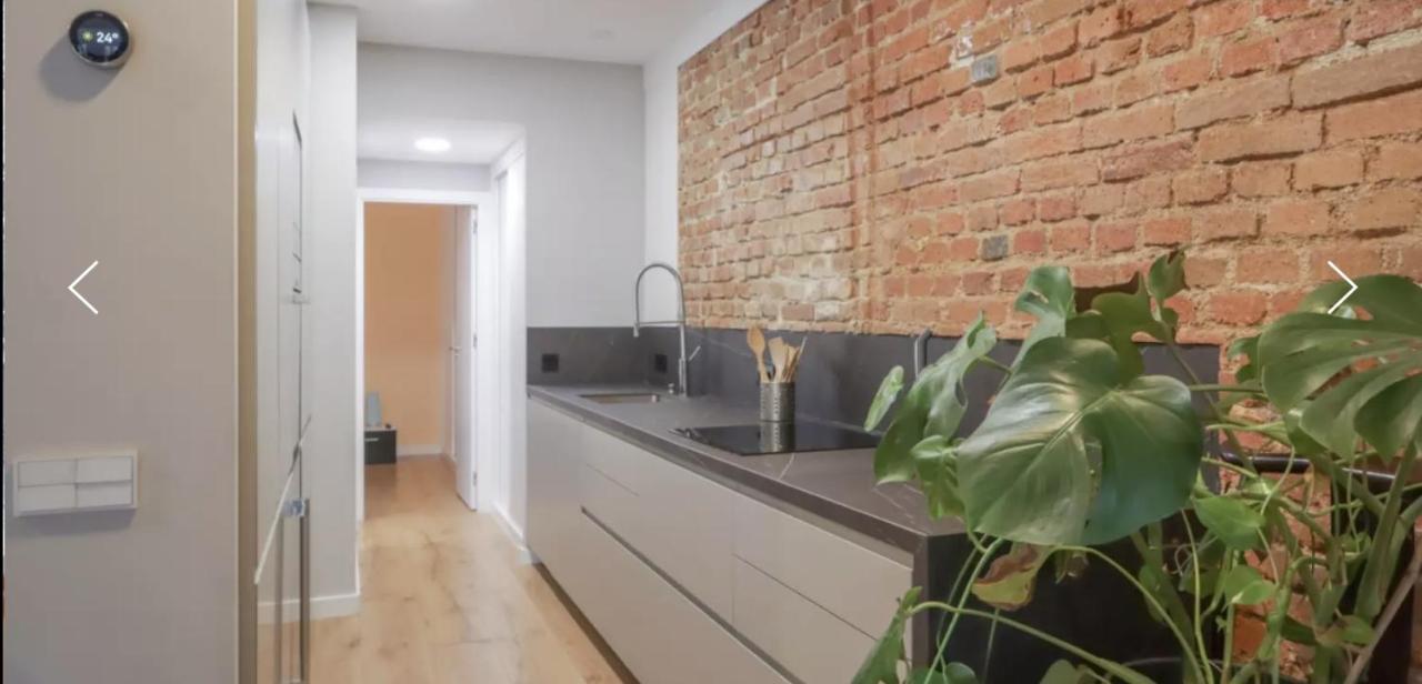 Design Apartment Near City Center Madrid Exteriör bild